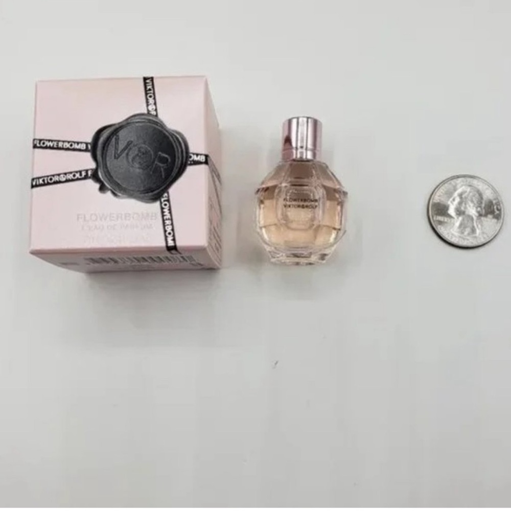 Viktor & Rolf Flowerbomb 7ml/0.24 fl.oz. - Picture 5 of 5